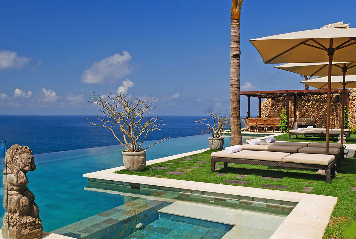 Beachfront villa with pool